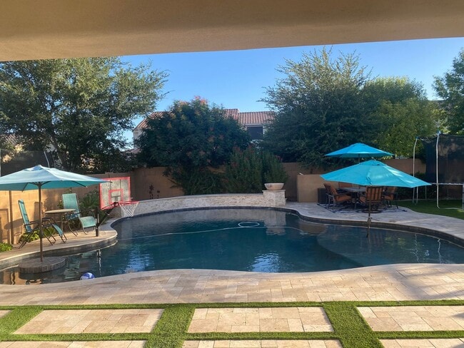 Building Photo - Coming Soon: Gorgeous 5bed/4 bath with Ove...