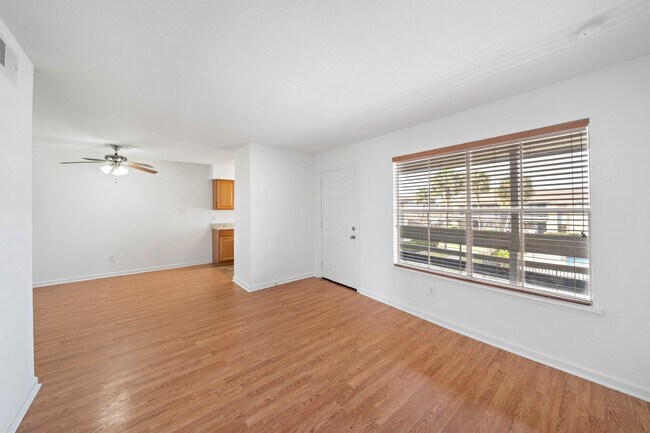 Foto del edificio - 2828 61st St