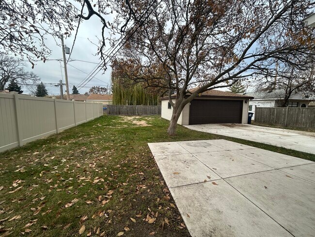 Foto del edificio - 946 E Grant Dr