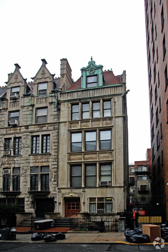 Primary Photo - 309 W 75th St