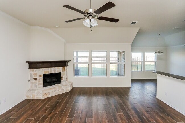 Building Photo - 605 Long Prairie Dr