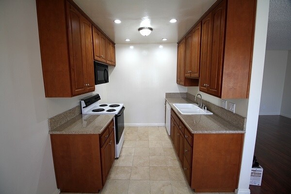 Foto del edificio - 301 Knob Hill Ave