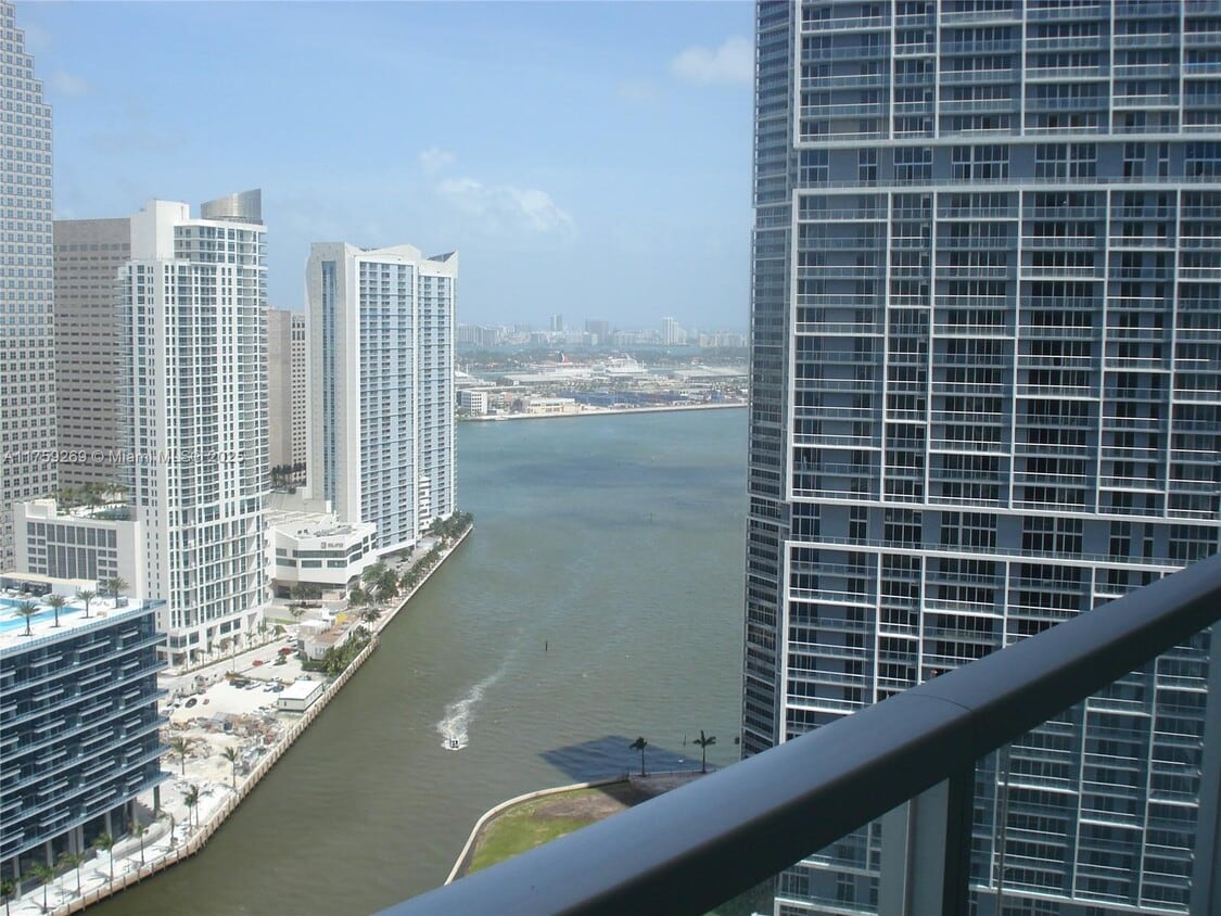 Foto principal - 500 Brickell Ave