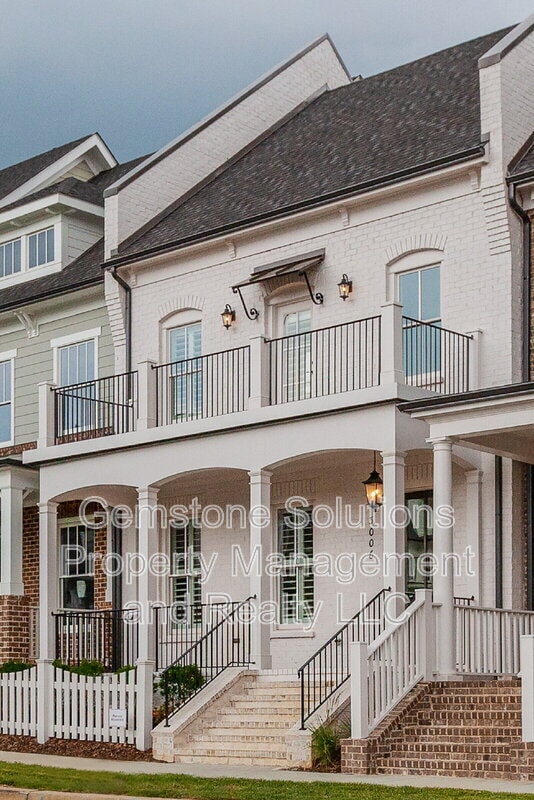 Building Photo - 3006 Hathaway St