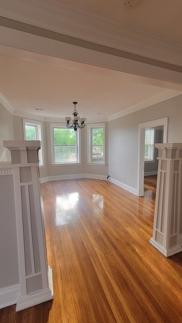 Foto del edificio - 921 N Leamington Ave