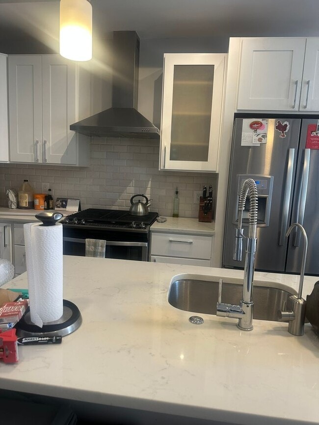 Building Photo - Modern Features Columbia Heights Neighborhood 2 Bedroom 2 Bath Condo with Balcony Pet Friendly