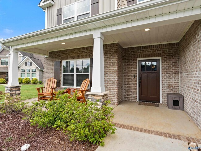 Building Photo - 14725 Commonwealth Dr