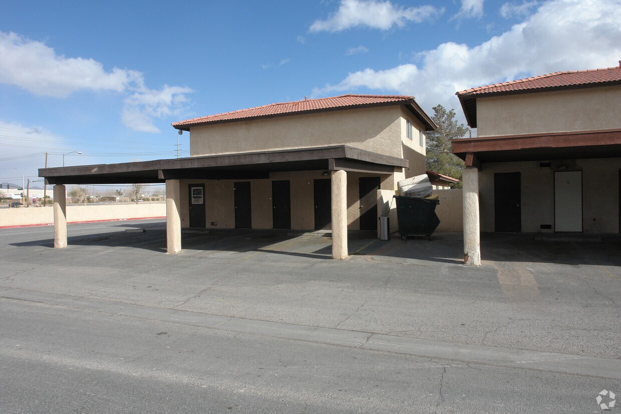 Building Photo - 3147 Walnut Rd