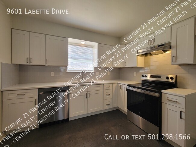 Foto del edificio - 9601 Labette Dr