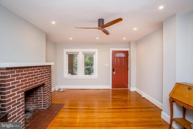 Building Photo - 501 E Mt Airy Ave