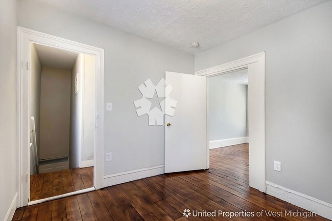 Foto del edificio - 1328 Broadway Ave NW