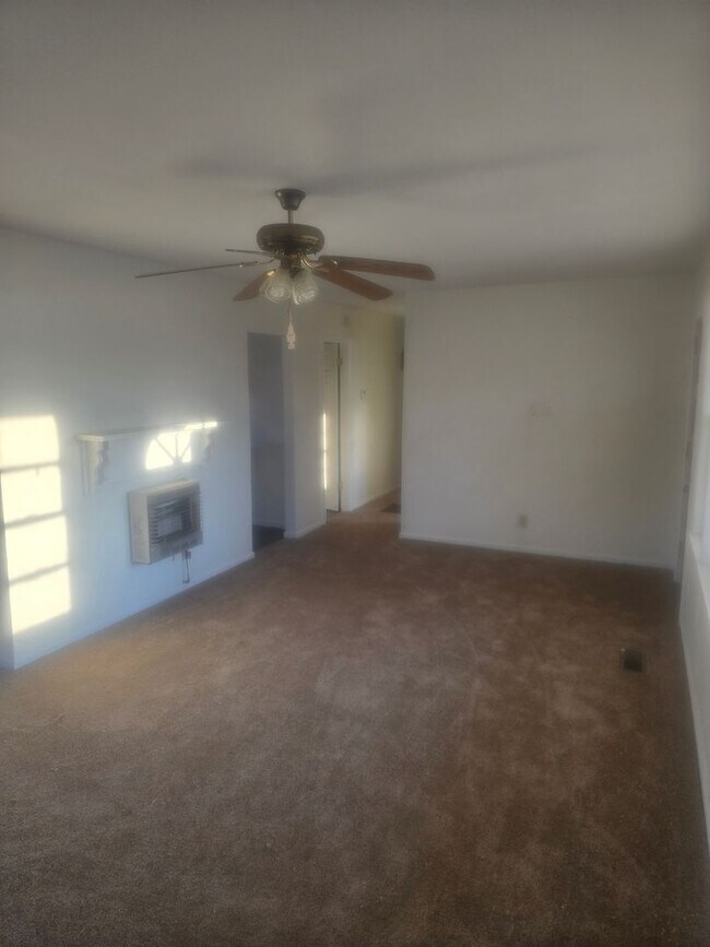 Foto del edificio - Spacious and affordable