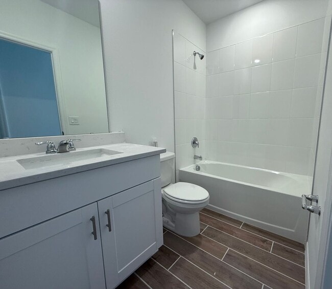 Building Photo - Stunning Eden Hills Home