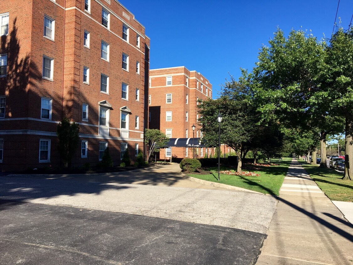 19015 Van Aken Blvd Unit 414, Shaker Heights, OH 44122 Condo for Rent