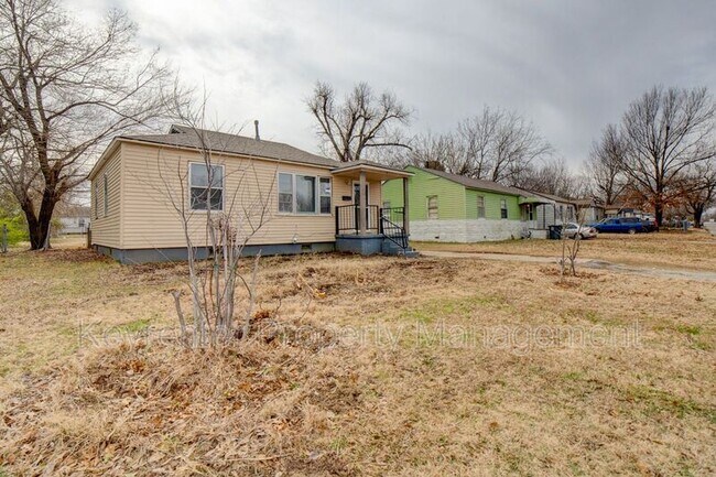 Building Photo - 3146 E Woodrow Pl