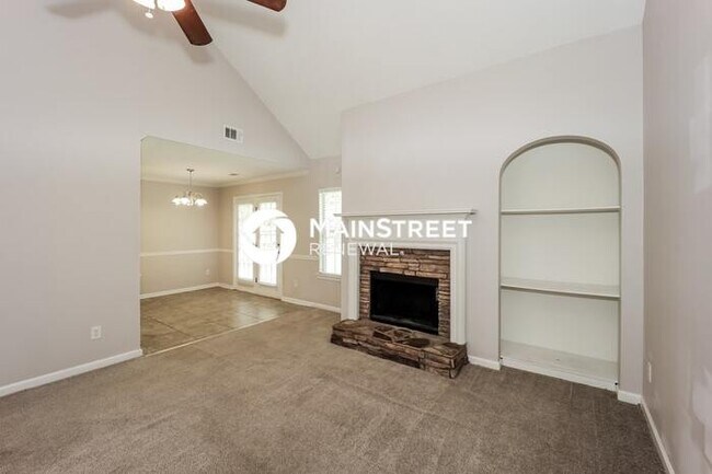 Foto del edificio - 3 Bedroom Pet-Friendly Home in Jonesboro, GA with Main Street Renewal