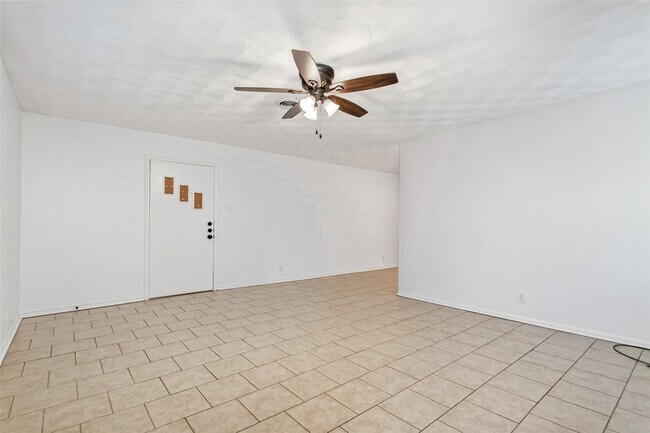 Foto del edificio - 11038 Wyatt St