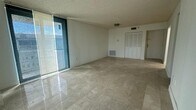 Foto principal - 919 Hillcrest Dr