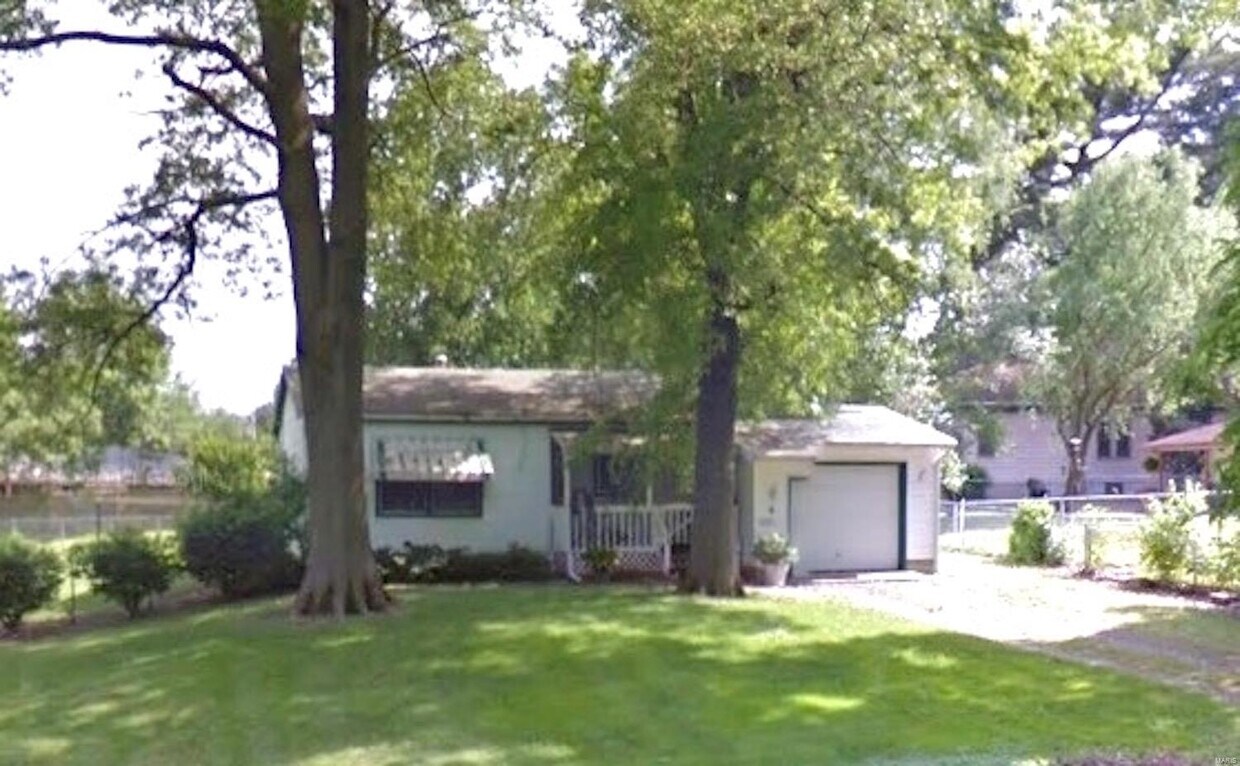 4 St Clair Lake Dr, Swansea, IL 62226 House Rental in Swansea, IL