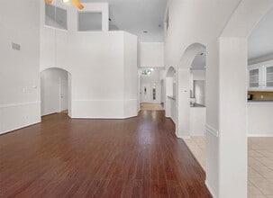 Building Photo - 622 Manchester Trail Dr