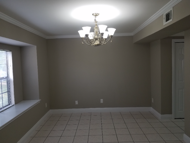 Building Photo - 8412 Williamsburg Cir