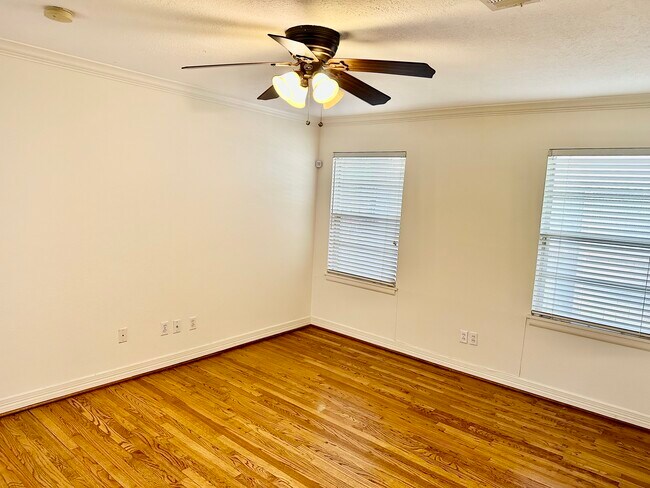 Building Photo - 812 Anderson St