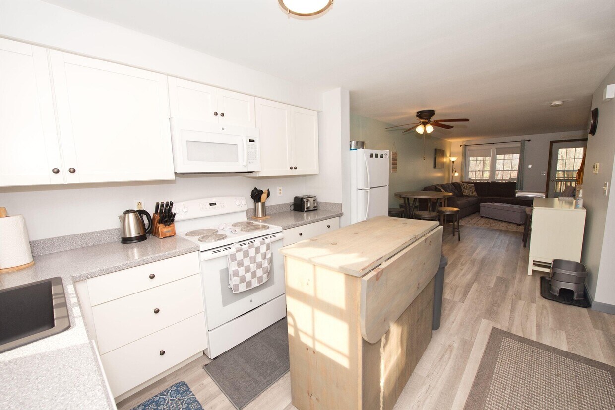 Building Photo - 78 Saco Pnes Dr