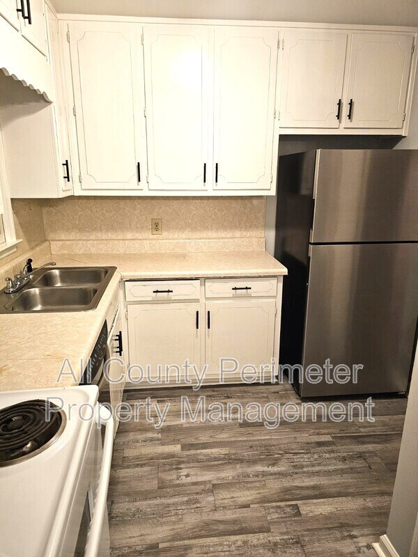 Building Photo - 5642 Estates Ct