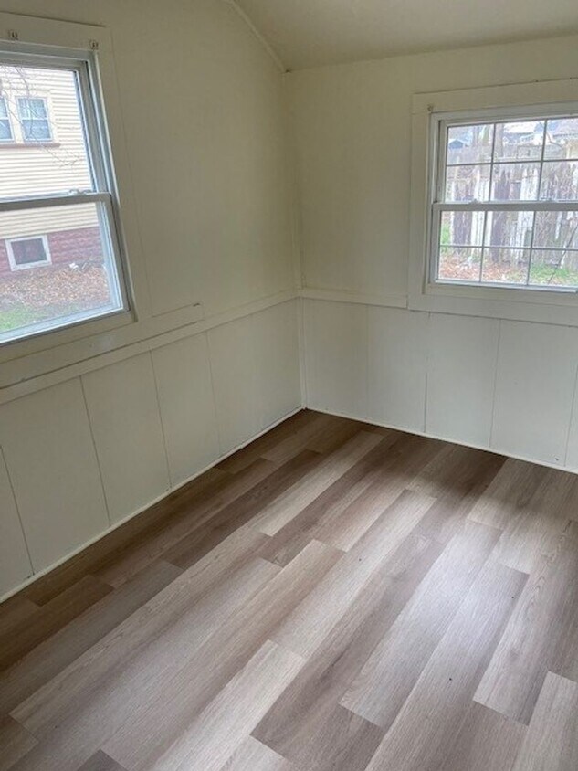 Primary Photo - 1 Bed 1 Bath Duplex - 1515 Pine St Muskegon