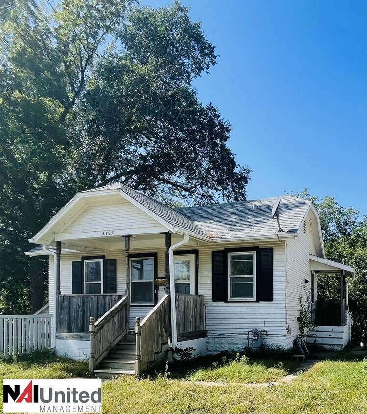 Foto principal - Three bedroom, two bathroom home for rent ...