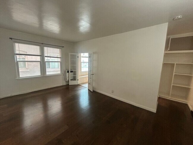 Foto del edificio - 325 Elm Ave