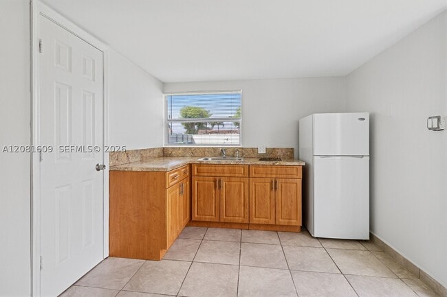 Building Photo - 2131 SW 98th Pl