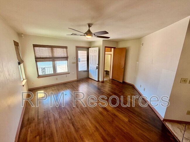 Foto del edificio - 4508 N Asbury Ave