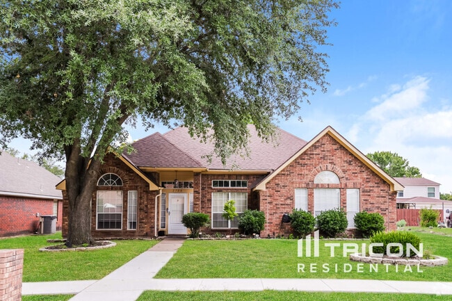 Building Photo - 2708 Hemingway Dr