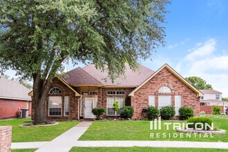 Building Photo - 2708 Hemingway Dr