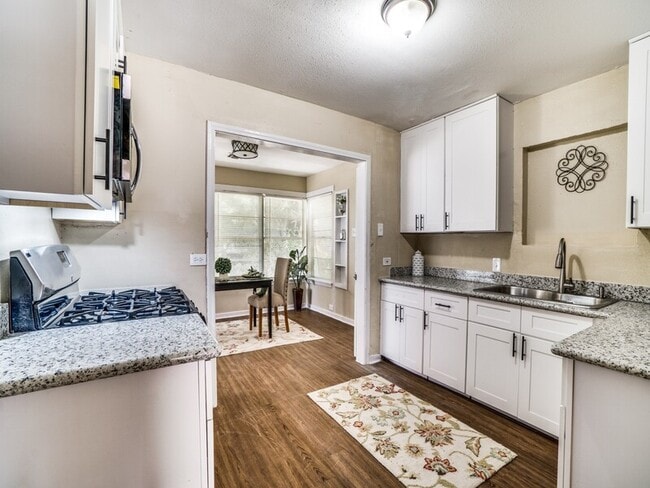 Building Photo - 507 Sutton Dr