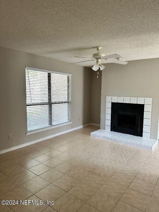 Building Photo - 10200 Belle Rive Blvd