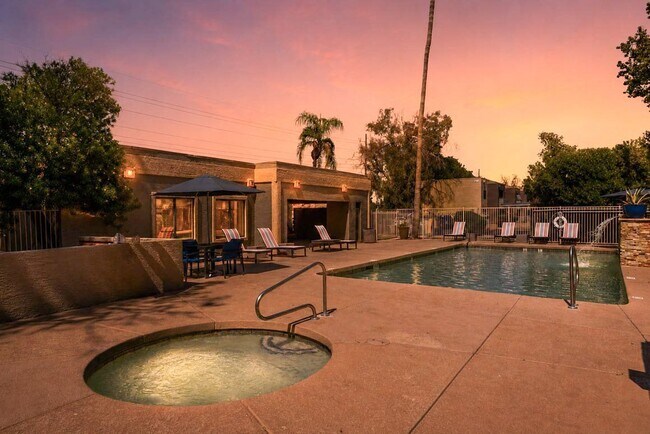 Foto del edificio - Union Hills Estates