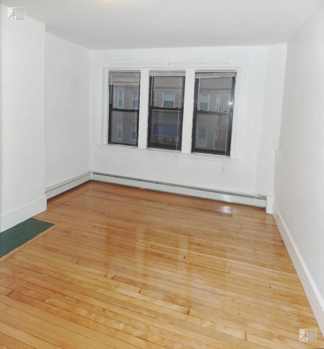 Foto del edificio - 4 bedroom in Allston MA 02134