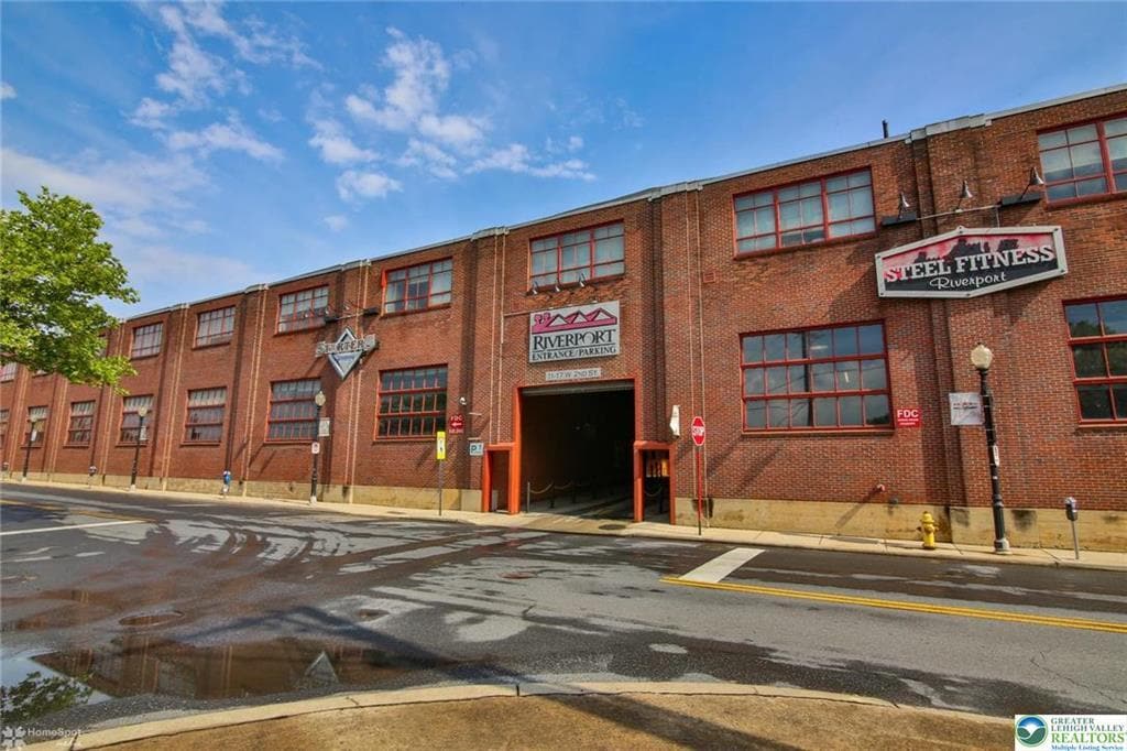 Primary Photo - 11 W 2nd St