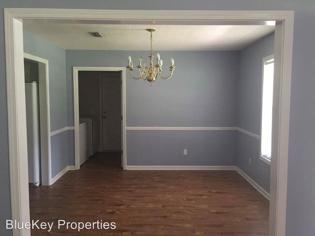 Building Photo - 202 Sussex Ave