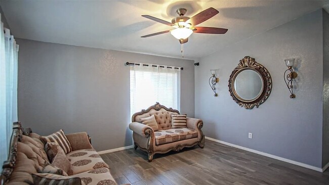 Foto del edificio - Gorgeous 4 Bedroom, 2 Bathroom Solar Home in Desert Oasis!