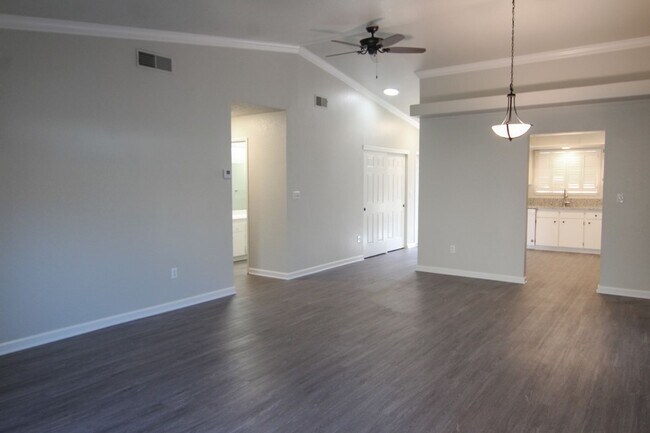 Foto del edificio - Remodeled Redding Condo!