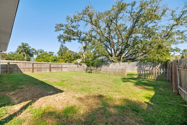 Building Photo - 2398 Fairburn St