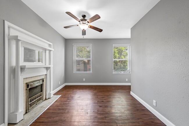 Building Photo - 4922-24 Wise