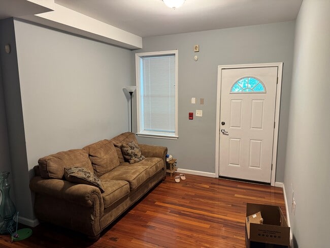 Building Photo - 237 S 46th St