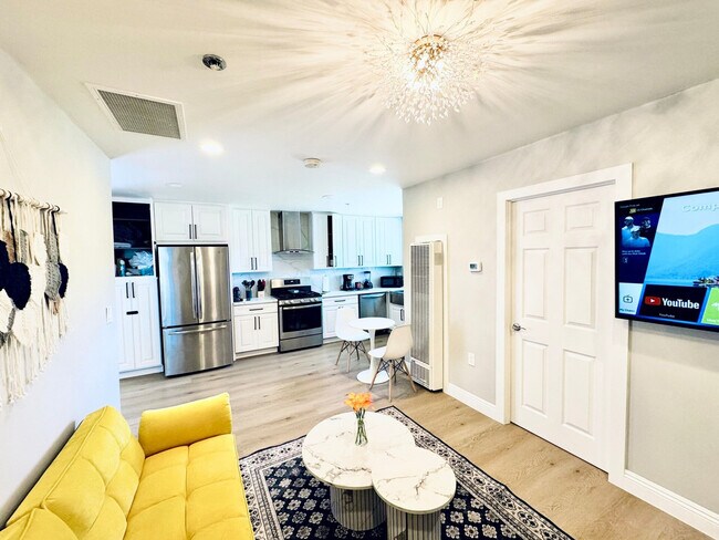 Foto del edificio - 3831 Rogers Rd