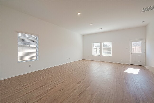 Foto del edificio - 27123 Breakaway Ln
