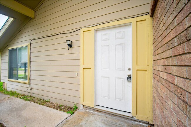 Foto del edificio - 7934 Candlegreen Ln