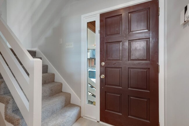 Building Photo - Belle Meade Townhome